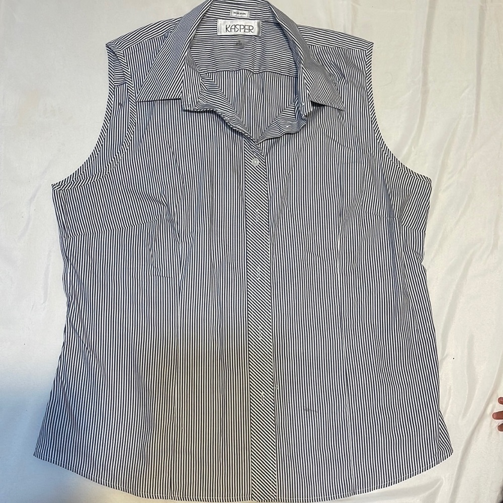 Blouse sleeveless